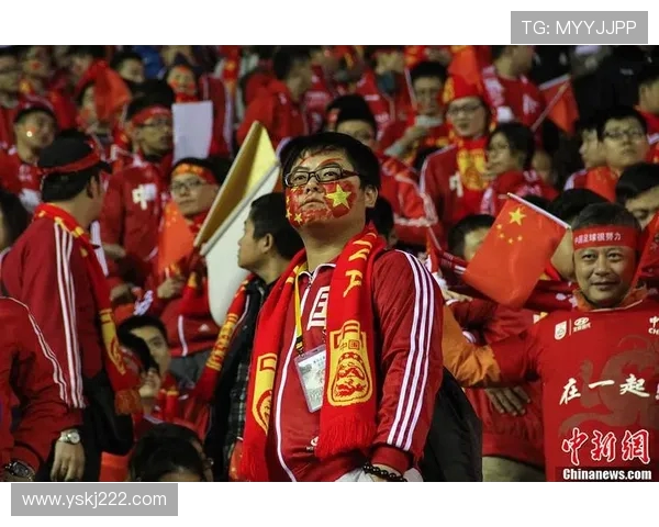 国家德比再掀波澜球迷热议赛场内外的精彩纷呈